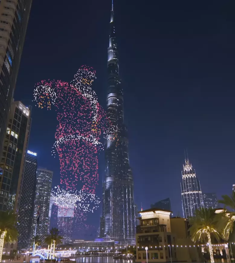 Santa Dron Santa drone show in Dubai | Waikanae Watch